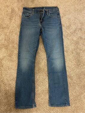 Men's Levi’s Straight-Leg Jeans in Medium Blue Wash